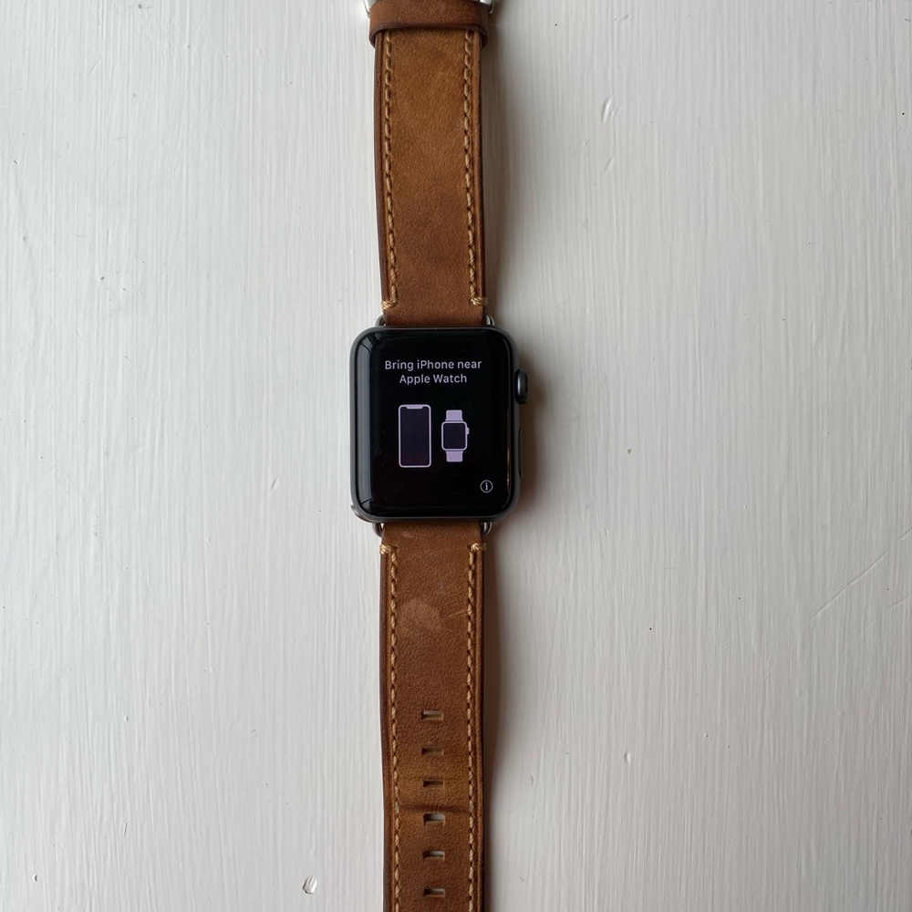 Apple Watch Series3 (GPS) 42mm Space Gray Aluminum Case - Faux Leather Wristband